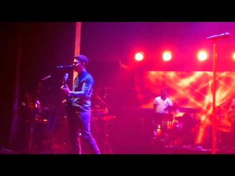 Take A Breath: Jonas Brothers Pantages Theater (11/28/12)