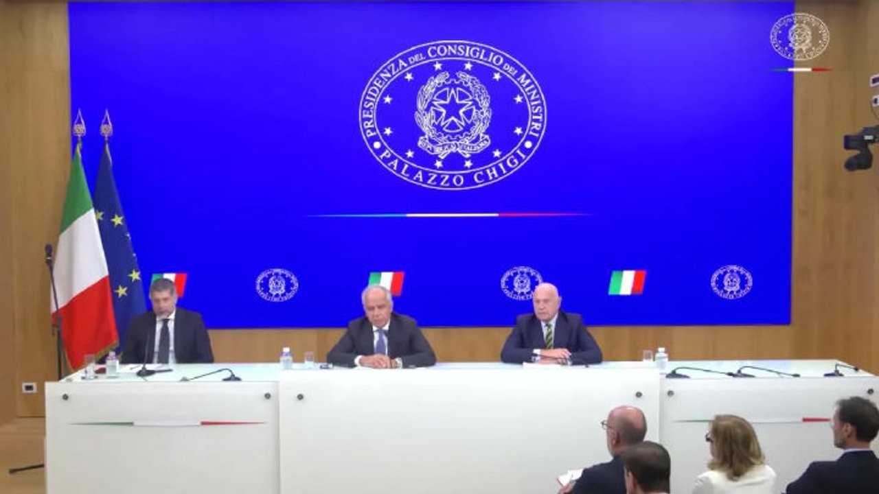 Violenza ai cortei, Piantedosi: Guerra ibrida? Non sottovalutiamo, qualcosa è successo