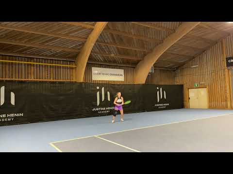 MEET MANON HALLEMANS - COLLEGE TENNIS RECRUIT WITH OVERBOARDER