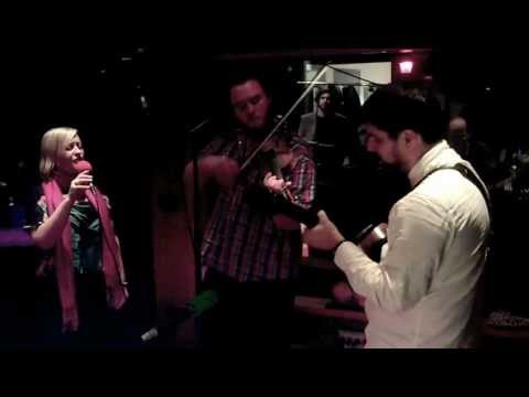 Quantic & Alice Russell, feat. Mike Simmonds - I'll Keep My Light In My Window (Acoustic)