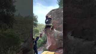 Video thumbnail of Breaktrhu, 6b. Mont-roig del Camp
