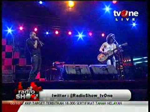 Adrian Adioetomo feat Farhat Iyay @RadioShow_tvOne 2012_05_11_00_06_13.mp4