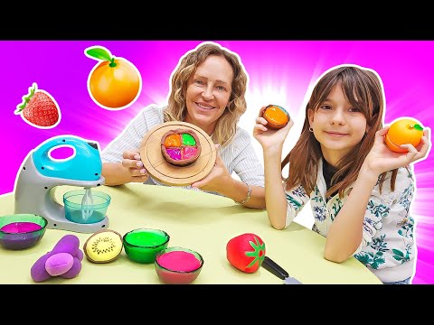 Fun in the kitchen – fruit cake & jelly with Play Doh!