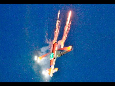 RC NIGHT FLYING PYROTECHNICS - ROB GARDNER WESTON PARK MODEL AIRCRAFT SHOW - 2015
