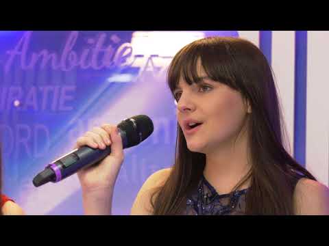 Anelisse si Beatrice Craciun - Colo-ntr'o iesle (Live)