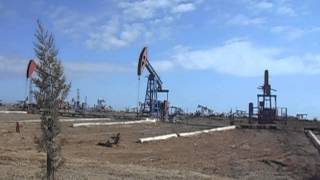 James Bond Oil Fields Near Baku   Azerbaijan   October 2013