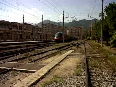 ETR 575 Italo NTV in arrivo alla Stazione di Salerno !