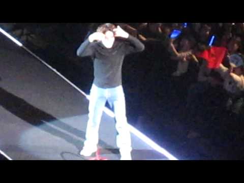 10/3/2012 Super Show 4 in Macau - Kyuhyun eating an apple