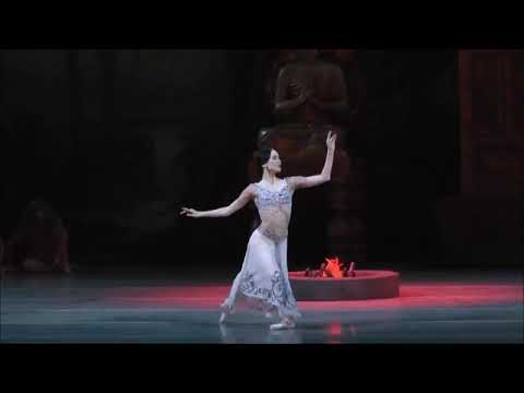 RARE Olesya Novikova Олеся Новикова (Mariinsky) as Nikiya, La Bayadere