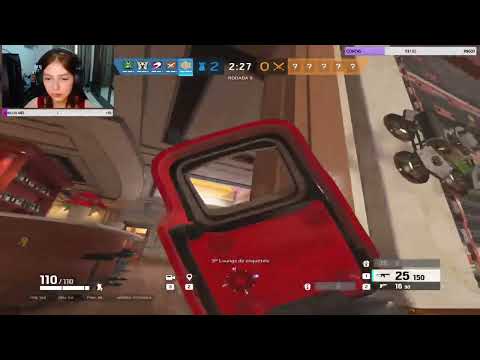 QUE TAPA DA LAADY! DEU SÓ UMA, LITERALMENTE - MELHORES MOMENTOS RAINBOW SIX SIEGE