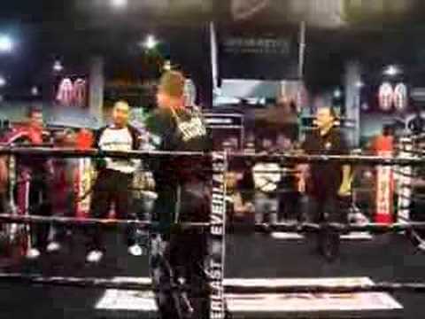 Raymond Daniels vs. Derin