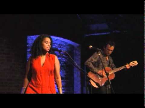 Susheela Raman takes Warsaw into intercultural music trip