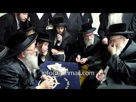 Nichum Aveilim @ Spinka Rebbe - Menachem Av 5772