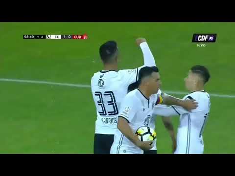 Lucas Barrios anotó en la victoria de Colo Colo 2-0 al Curicó Unido