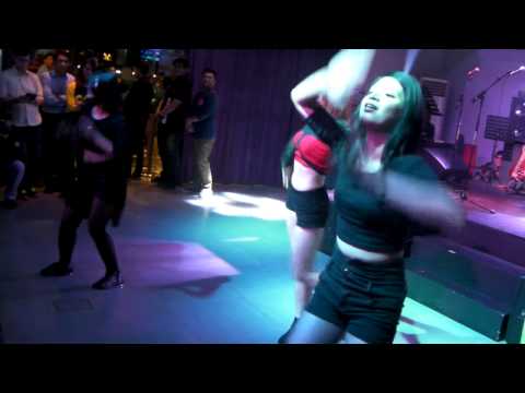 Double Trouble(Diane x Aaron )- trouble maker cover @kpub bbq [11.30.2013 fancam]