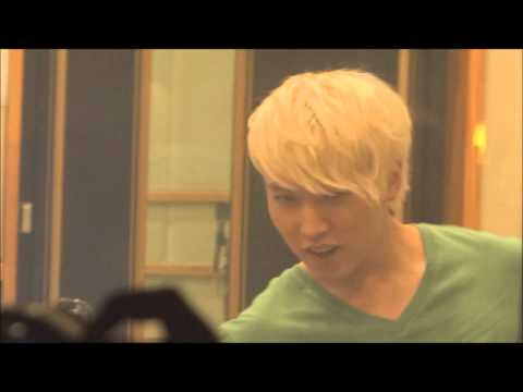 120712 SUKIRA Sungmin Dancing to Sexy, Free  & Single ^^ 슈키라 성민