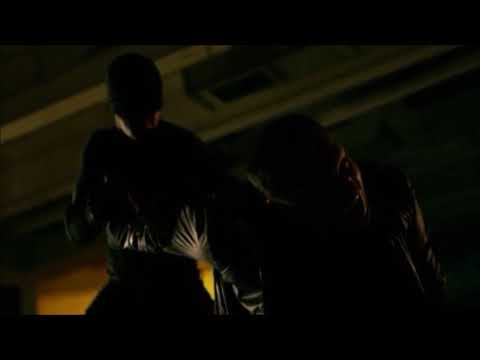 Pelea en el taller de los rusos | Daredevil rescata a Claire - DAREDEVIL 1X04