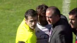 FUTBOLISTA SUFRE INFARTO EN PLENO PARTIDO - TVLocos.com