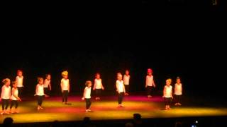 preview picture of video '1er gala de danse de Maud (5 ans)'