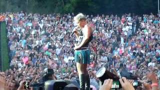 P!NK LIVE IN BERLIN - WHATAYA WANT FROM ME 08.06.2010
