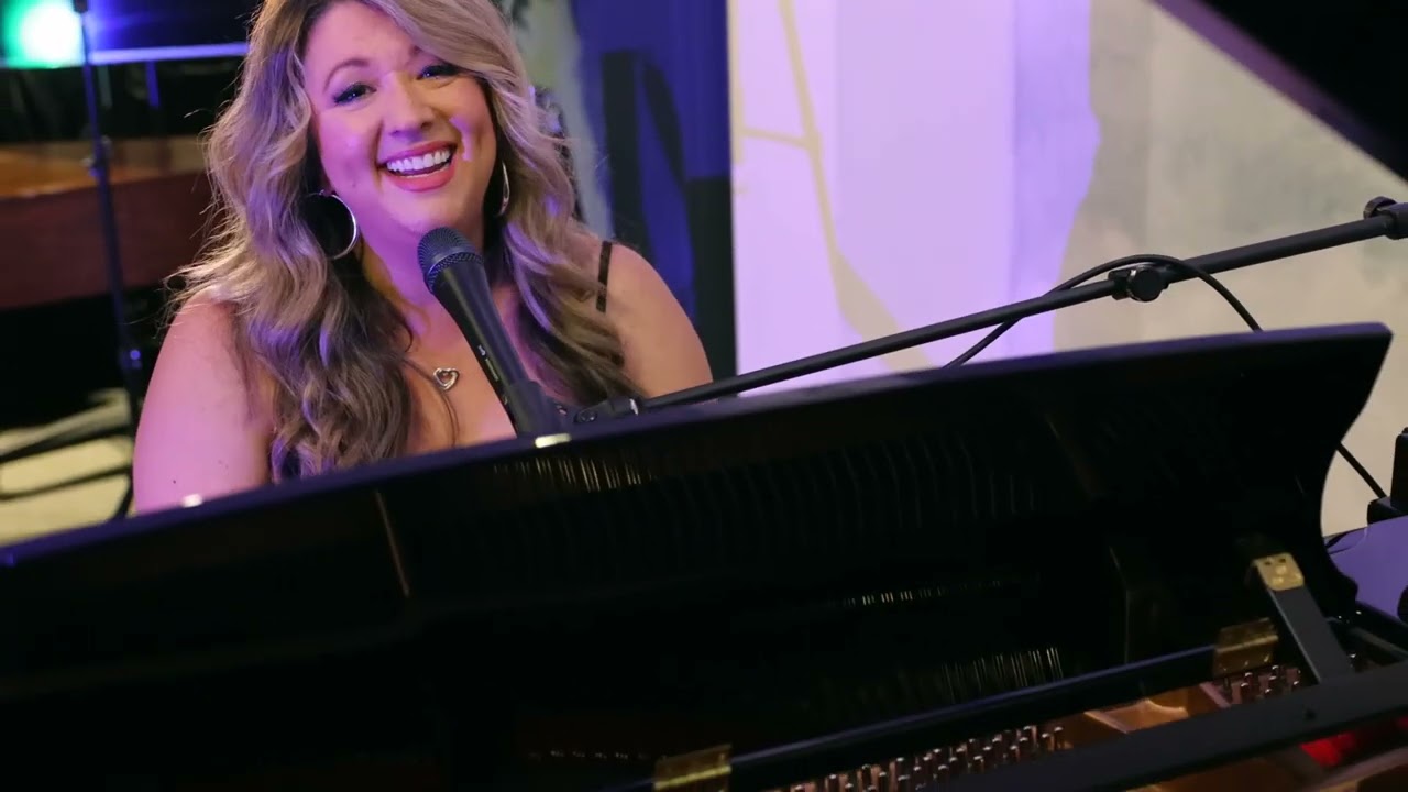 Promotional video thumbnail 1 for Piano Mandy