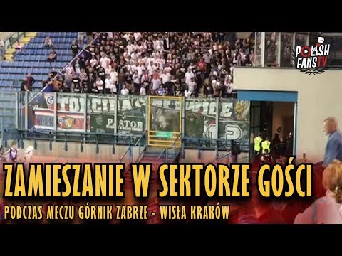 "KARETKA!" - zamieszanie w sektorze gości podczas meczu Wisła Kraków - Górnik Zabrze (25.08.2018 r.)