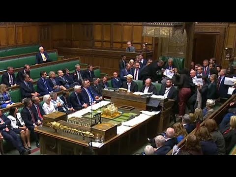 Parlament in London: Turbulenter Start in Zwangspause
