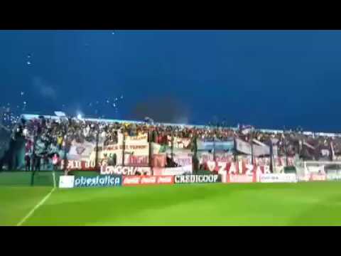 "Hinchada de Los Andes en cancha de Arsenal" Barra: La Banda Descontrolada • Club: Los Andes • País: Argentina