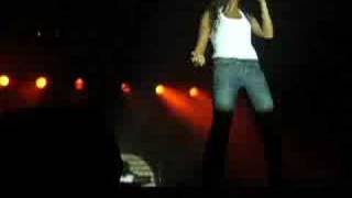 Nadiya chante &quot;tous ces mots&quot;