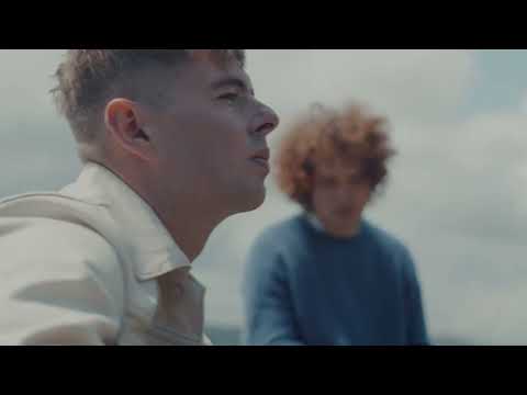 Seafret - Love In Reverse (Official Lyric Video)