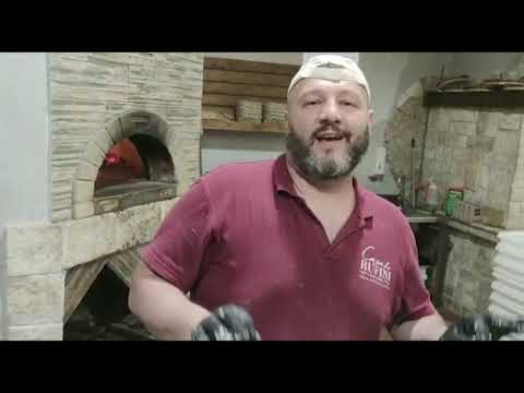 Pizza farcita mortadella, mozzarella di bufala e crema di pistacchio