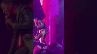 Babyface performing “Sitting up in my room” #Songwriter #Brandy #Babyface #Legend November 2022