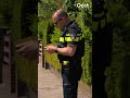 Scooterrijder rijdt veel te hard, wat doet de wijkagent? | RTV Oost