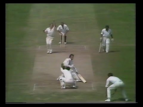 ASIF IQBAL st ALAN KNOTT b NORMAN GIFFORD 33 ENGLAND v PAKISTAN TEST 3 TAG 5 HEADINGLEY 13. JULI ...
