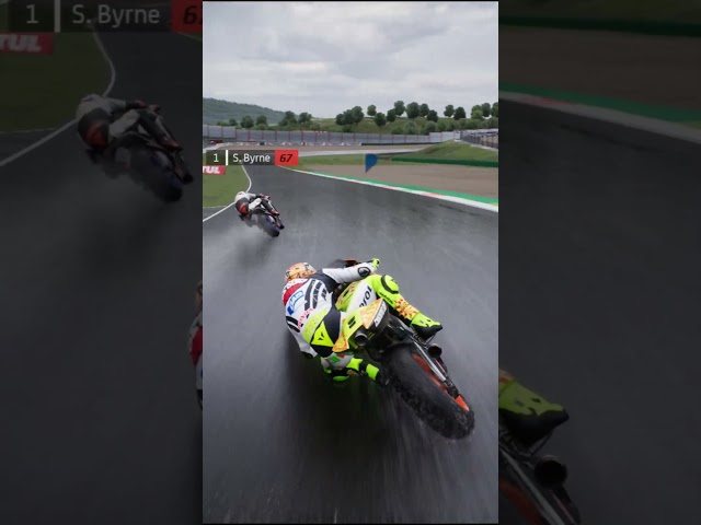 Vídeo relacionado con OPO 10 - Casco Valentino Rossi Moto Grand Prix Temporada 2002 Escala 1/5 Compatible con Honda RC211V - CR039