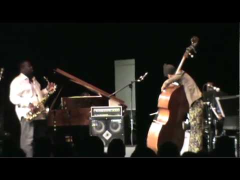 Esperanza Spalding - Love In Time feat. Grant Richards & Terry Sims