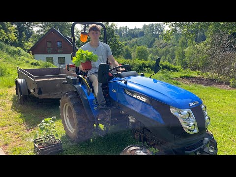Small Farm Life: Harvesting Honey, Growing Food, Raising Animals