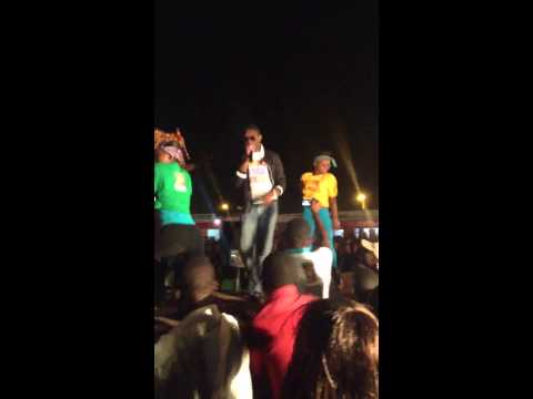 N-Montana & The Best enflamment la foire des expositions Djewi Style (Live) [SM All Stars 4]