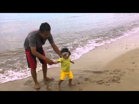 Zareena aqeela playing at beach