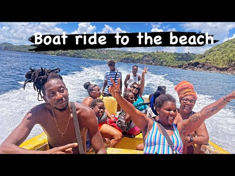 Day at the beach, Stew chicken with dasheen & ripe plantain @ ti kaye beach (anse la raye) 🇱🇨