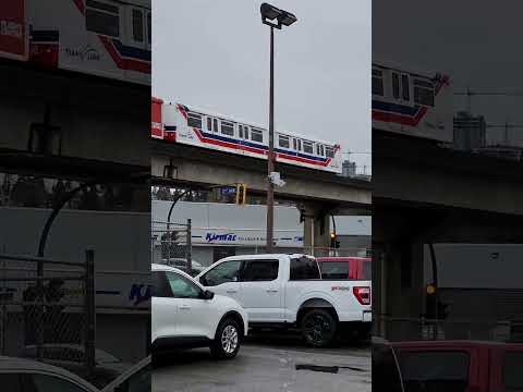 Since 1986, the sky train has operated without an engineer and crew Vancouver Canada 🇨🇦 #3