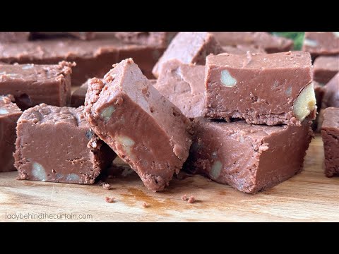 12 Weeks of Christmas Candy - Traditional Marshmallow Fudge