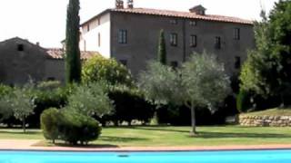 preview picture of video 'Agriturismo Tuoro near Lake Trasimeno in Italy'