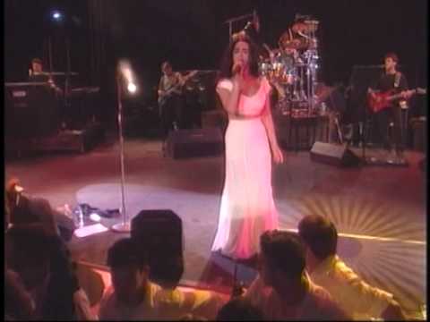 Video thumbnail for Ani Chaya Li Meyom Leyom - אני חיה לי מיום ליום