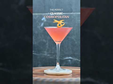 The perfect Cosmo🍸😍 😋 #cocktailtime #cosmopolitan #cointreau #limejuice #cranberry