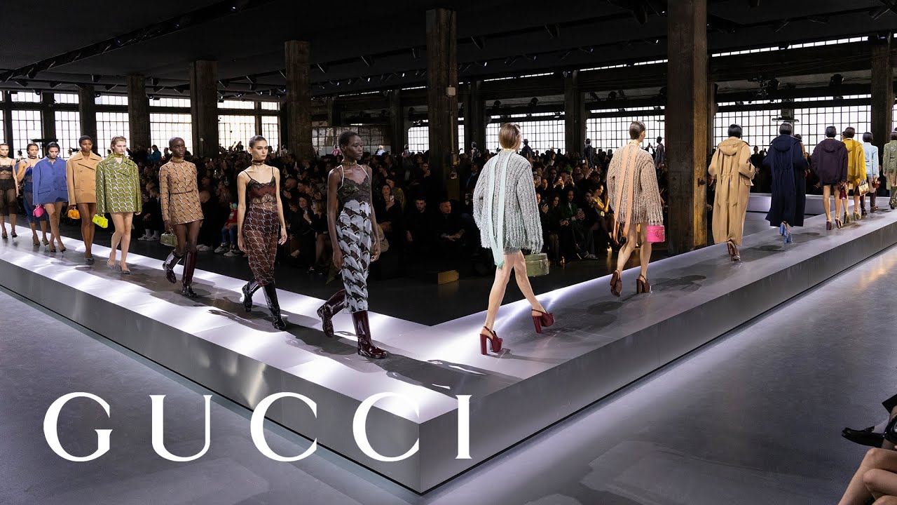 Gucci's Fall Winter 2024 Women's Fashion Show thumnail