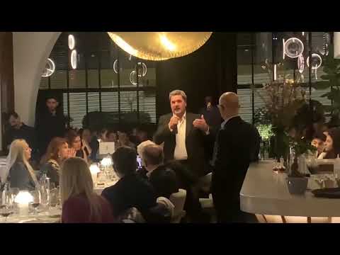 Ο διεθνής τενόρος Ευάγγελος Γιαμούρης σε αυθόρμητη εκτέλεση