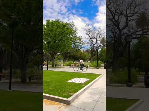 Estamos pasando por la casa de Gobierno de la Provincia de #buenosaires #walking #shorts #travel