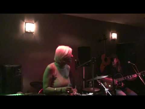 Enkela Bisha: Lulebore