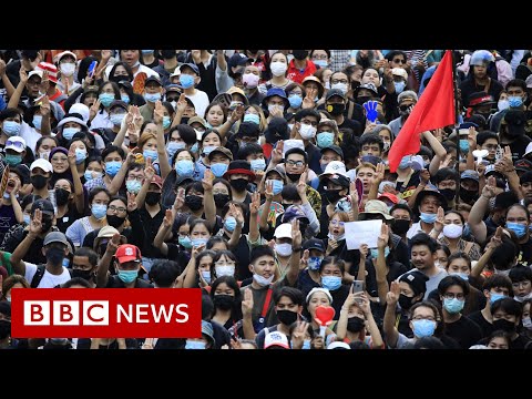 泰國抗議者在曼谷訪問時與王室成員對峙 - BBC News (Thai protesters confront royals in Bangkok visit - BBC News)